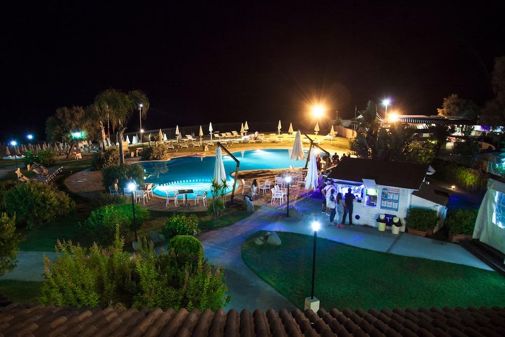 Bv Borgo Del Principe Hotel แซมโบรเน ภายนอก รูปภาพ