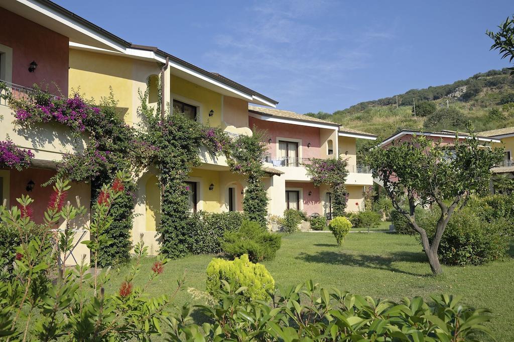 Bv Borgo Del Principe Hotel แซมโบรเน ภายนอก รูปภาพ